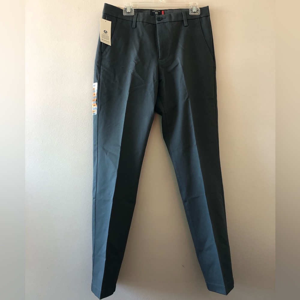 Dockers Men's Gray Chinos